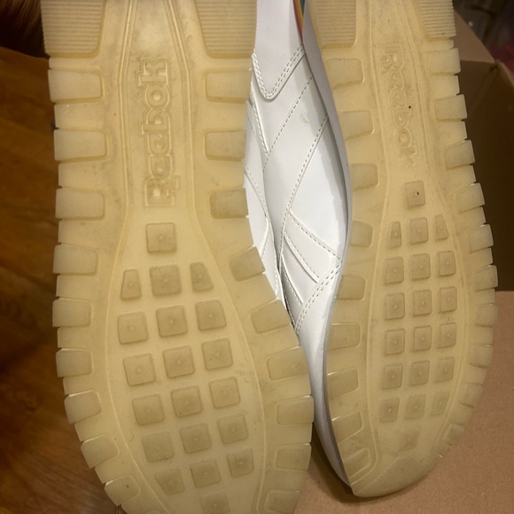 Classic Reeboks - Picture 2 of 4